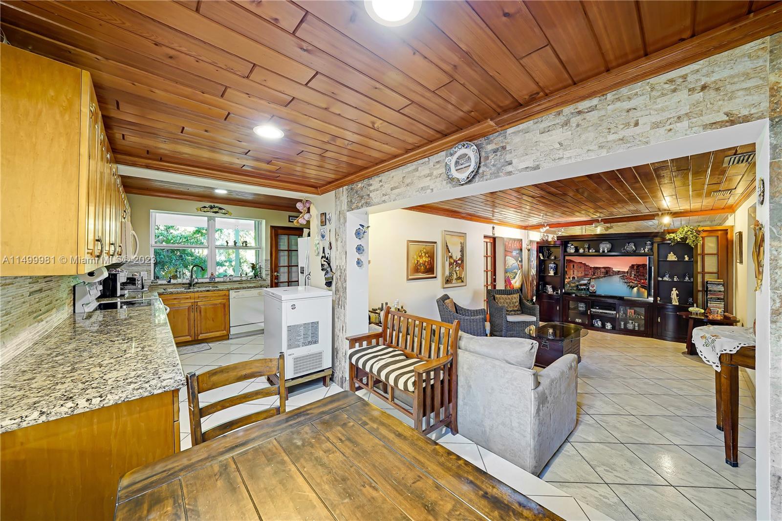 SILVER BLUFF GARDENS - Residential Income