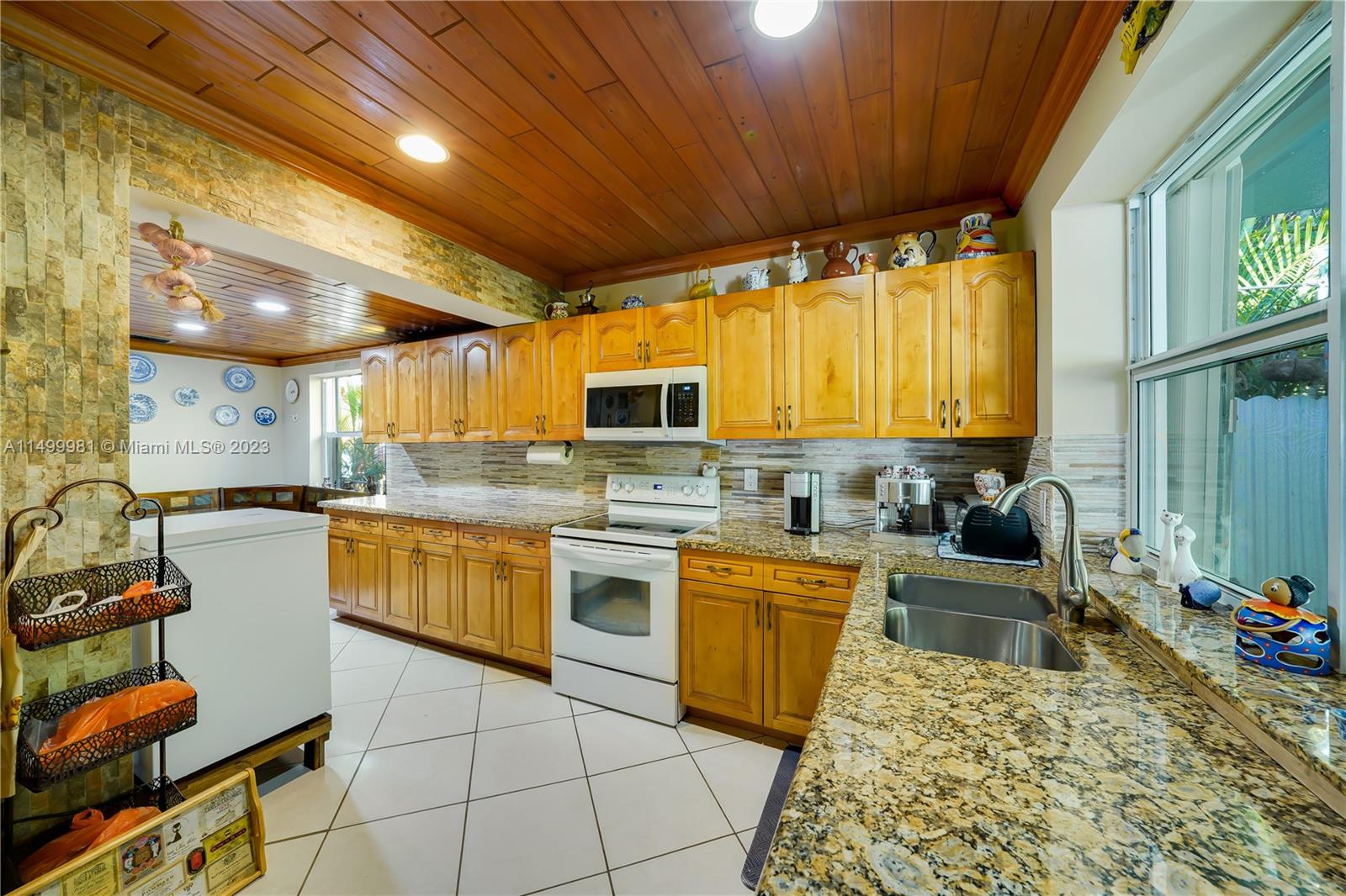 SILVER BLUFF GARDENS - Residential Income