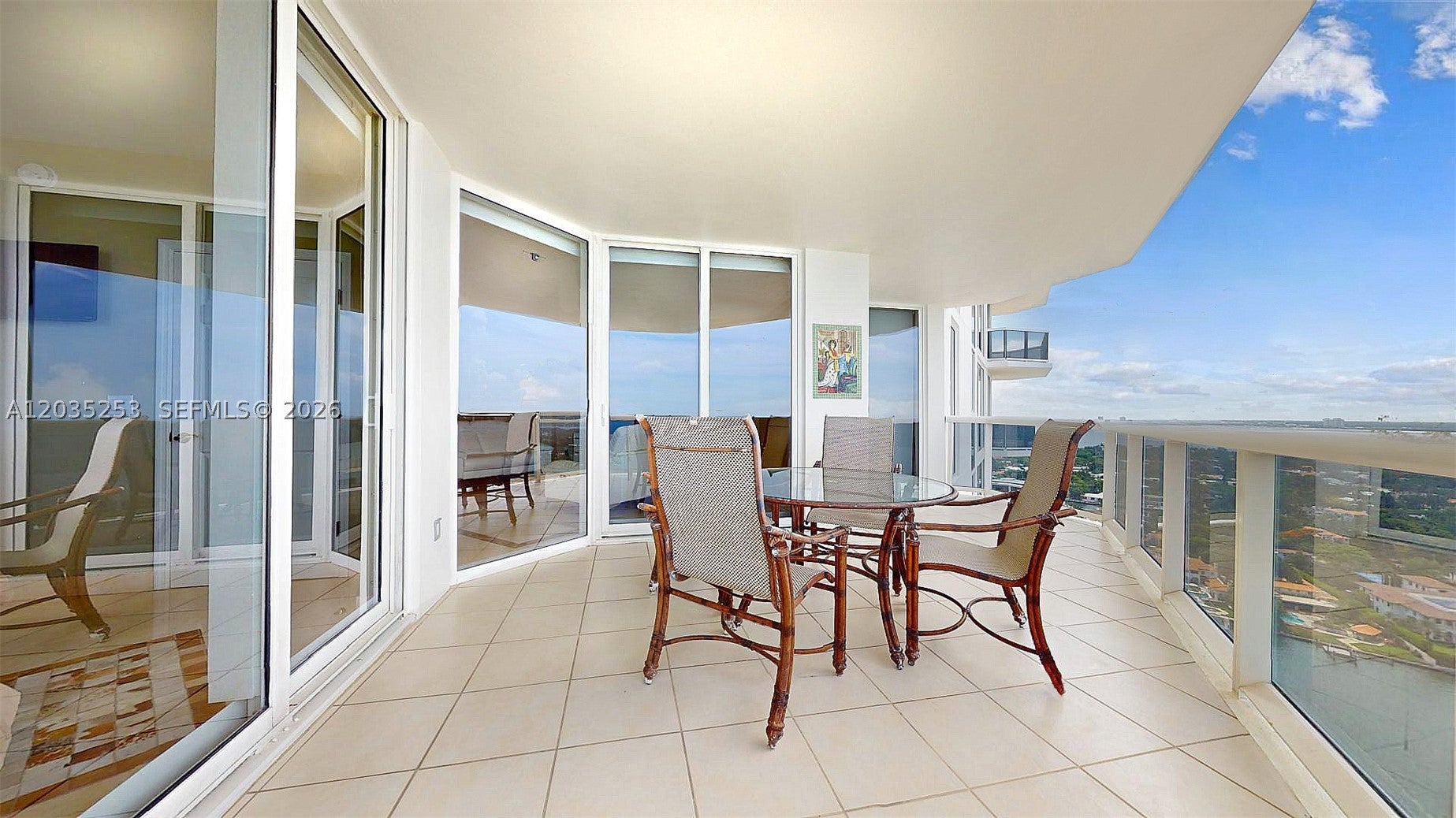 4779 Collins Ave 2708