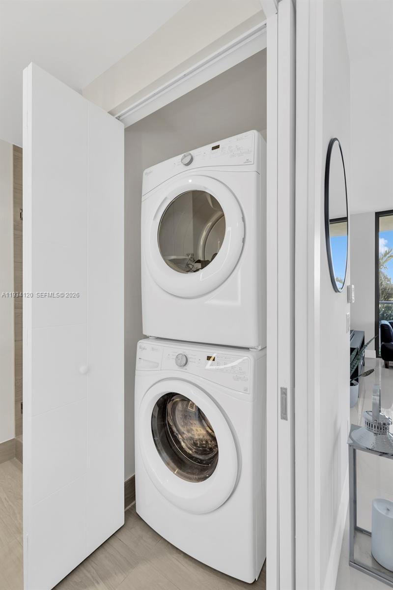 Aventura Park Square - Residential