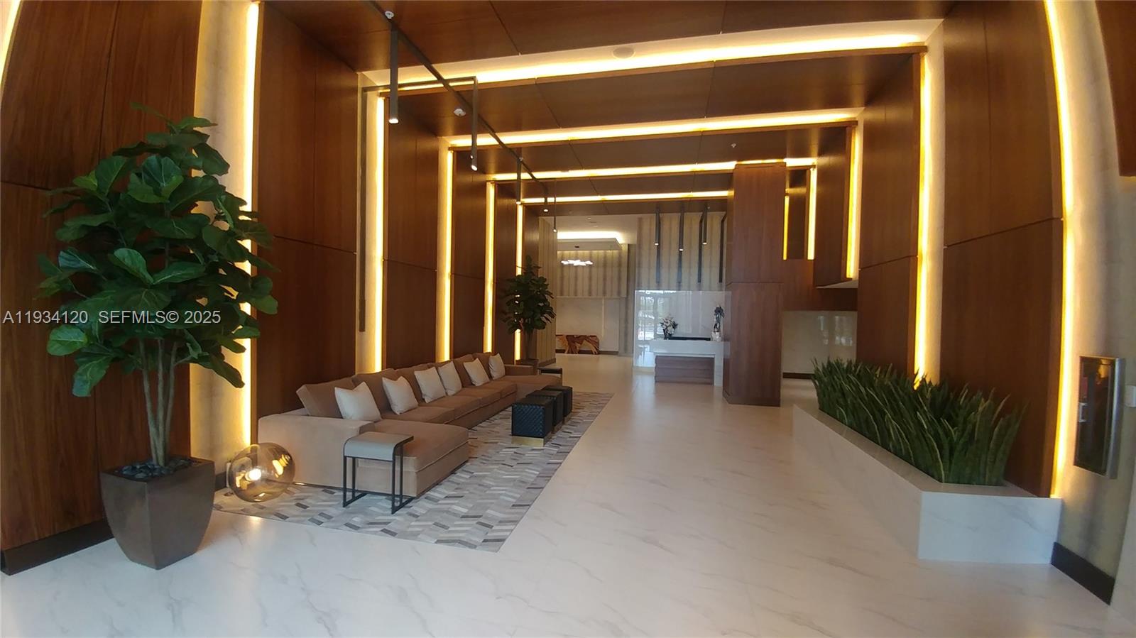 Aventura Park Square - Residential