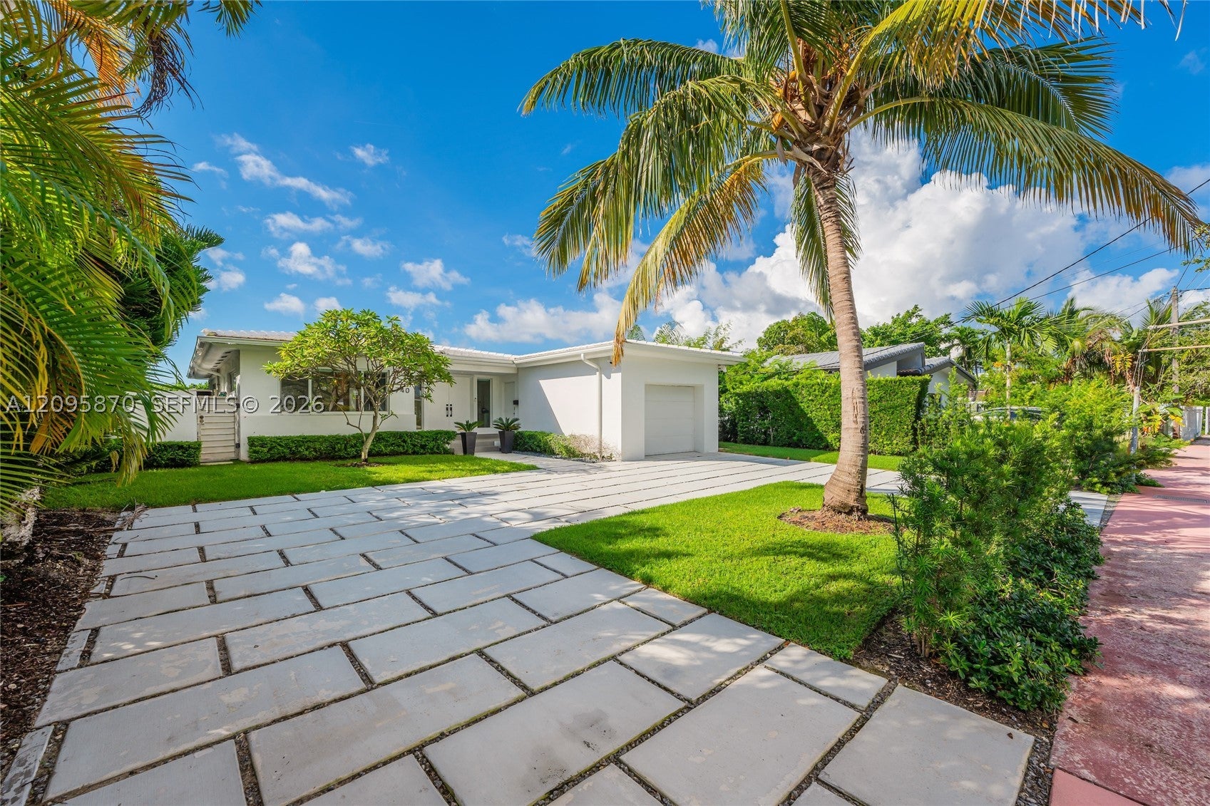 740 S Shore Dr