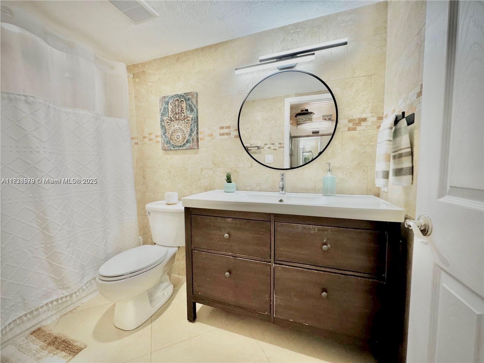 THE VINTAGE CONDO - Residential