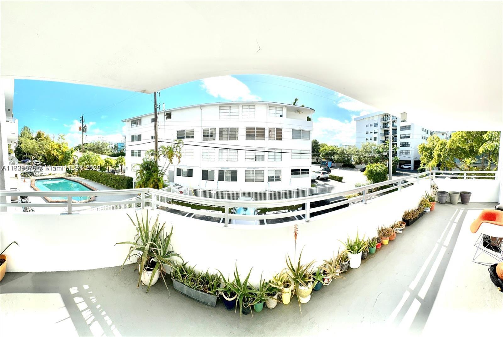 THE VINTAGE CONDO - Residential