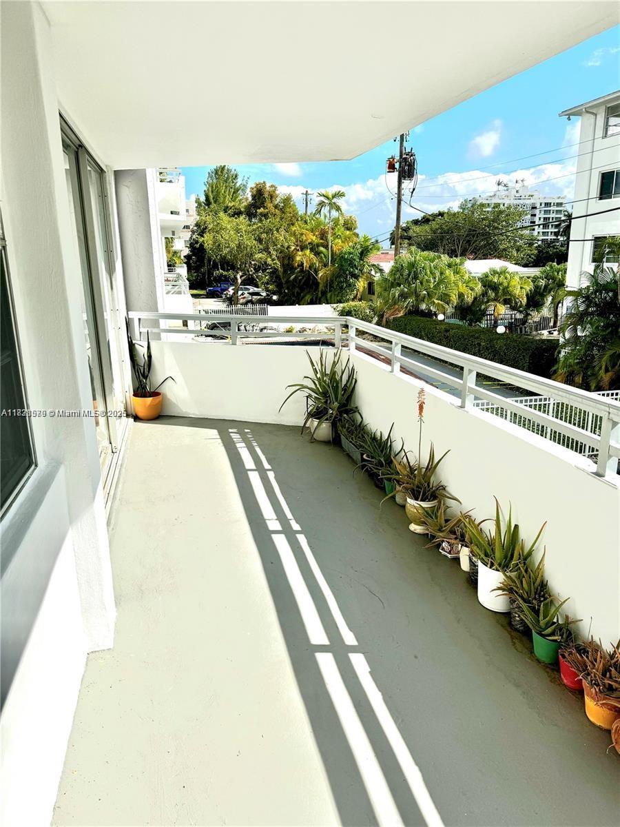 THE VINTAGE CONDO - Residential