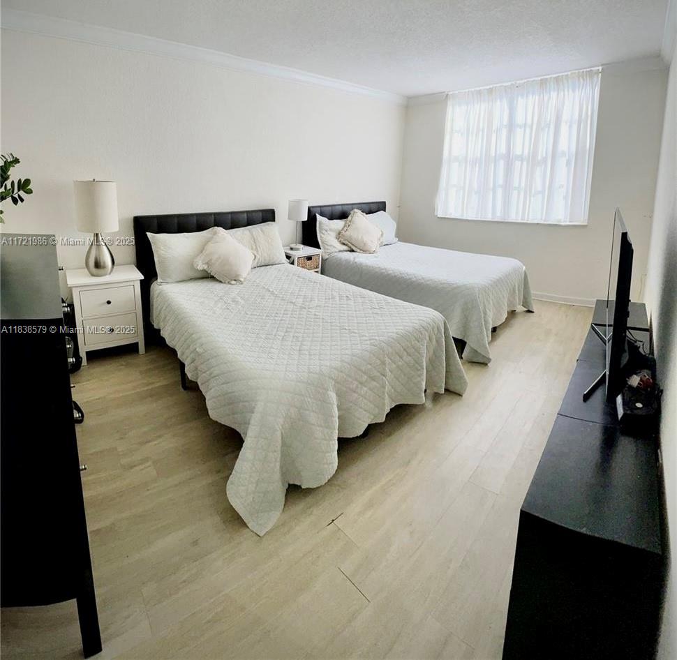 THE VINTAGE CONDO - Residential