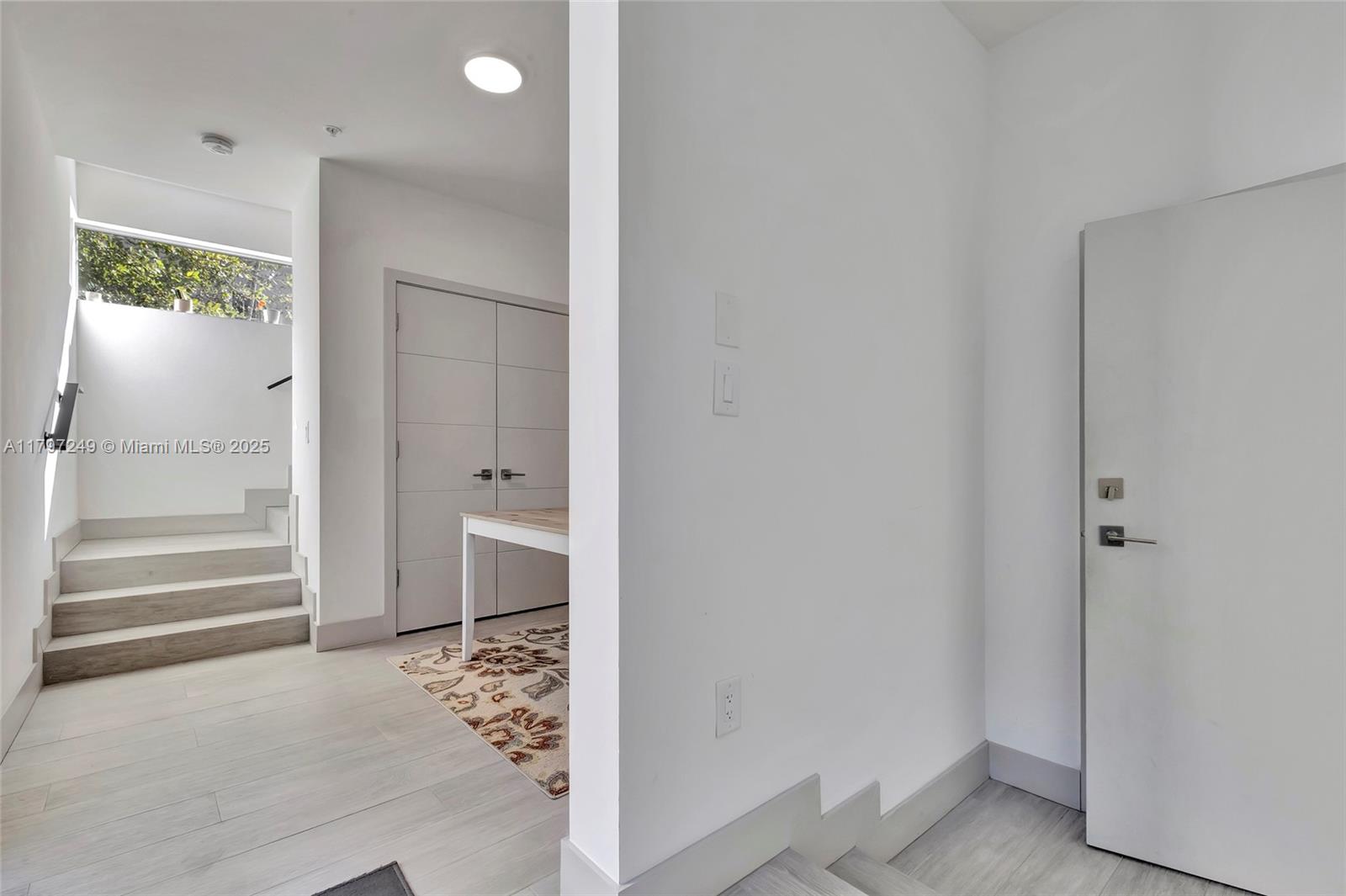 2924 Bird Ave 8