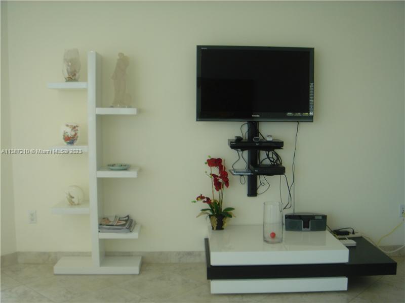 LA PERLA CONDO - Residential