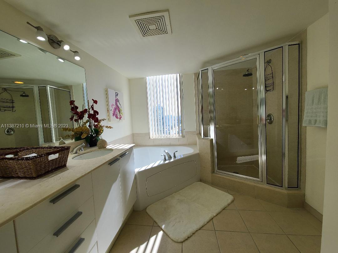 LA PERLA CONDO - Residential