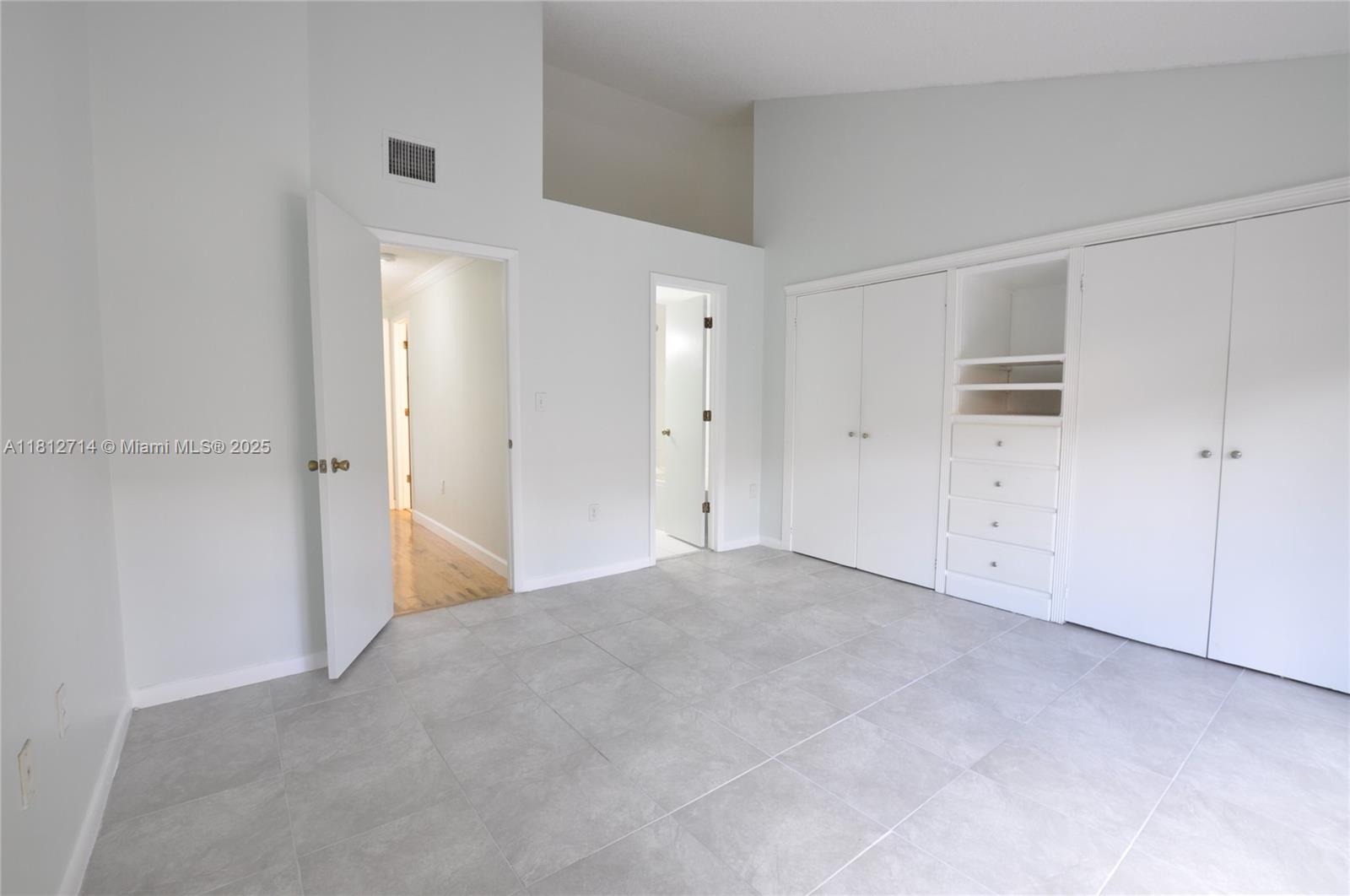 DADELAND COVE SEC 2 - Residential Lease
