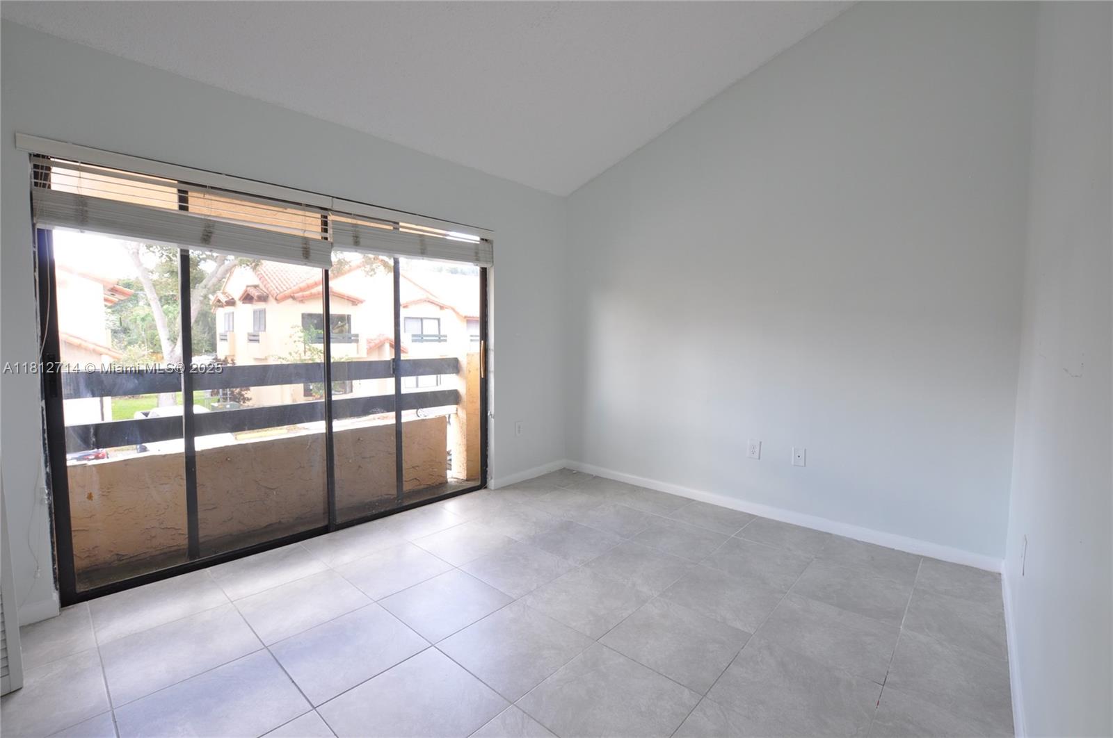 DADELAND COVE SEC 2 - Residential Lease