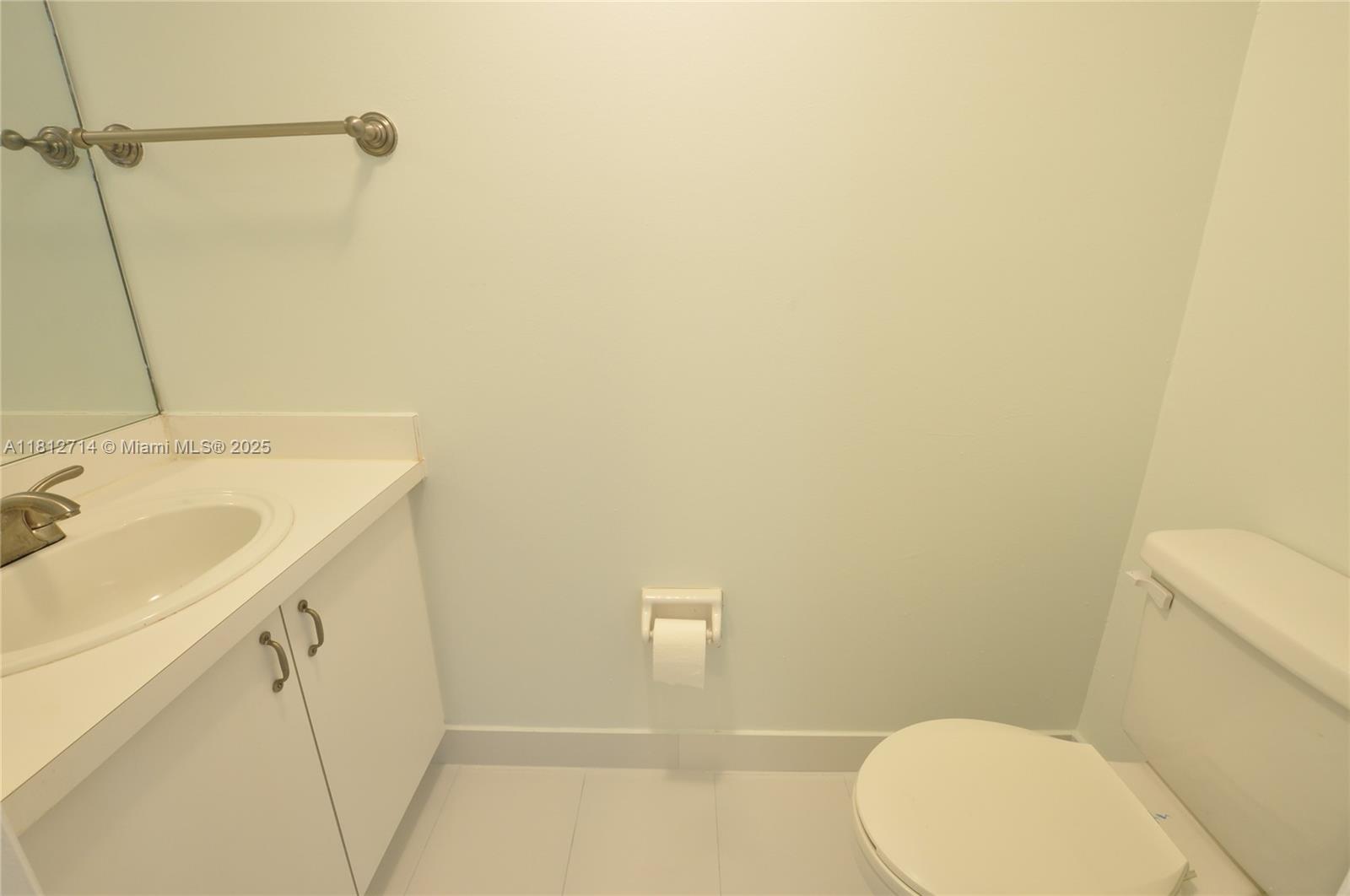 DADELAND COVE SEC 2 - Residential Lease