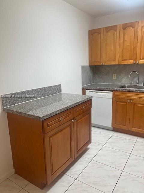 NEW HAMPTON AT CENTURY VI - Residential Lease
