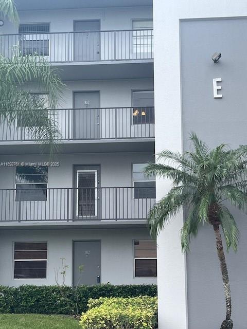 NEW HAMPTON AT CENTURY VI - Residential Lease