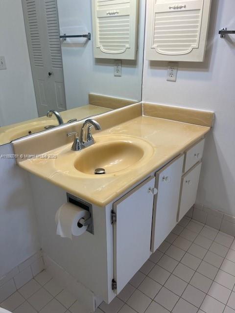 NEW HAMPTON AT CENTURY VI - Residential Lease