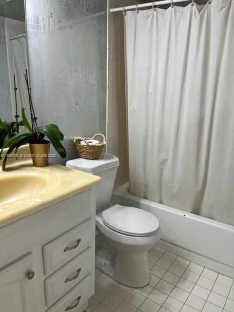 NEW HAMPTON AT CENTURY VI - Residential Lease