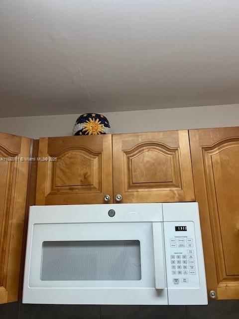 NEW HAMPTON AT CENTURY VI - Residential Lease