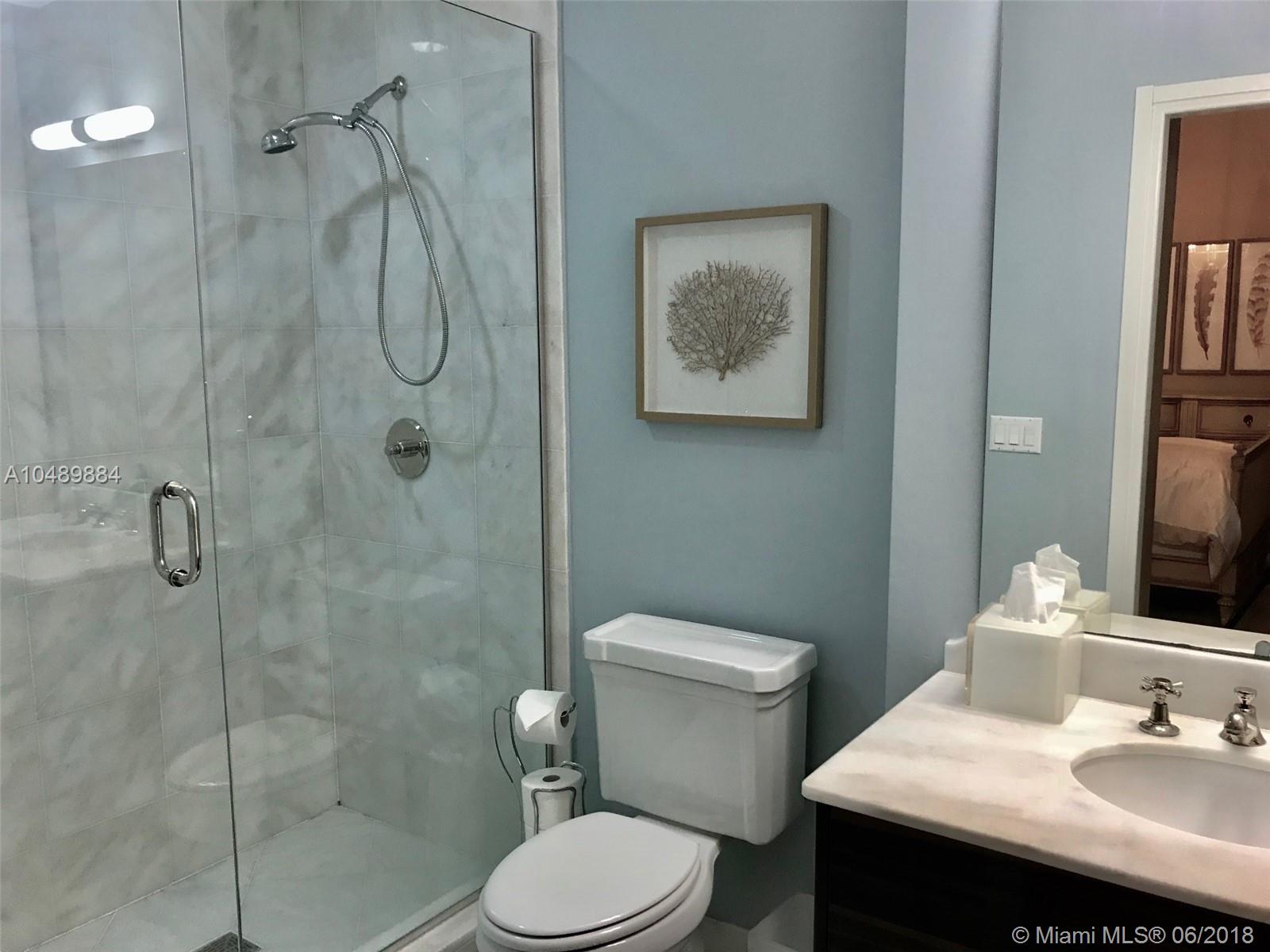 CONTINUUM ON SOUTH BEACH - Residential