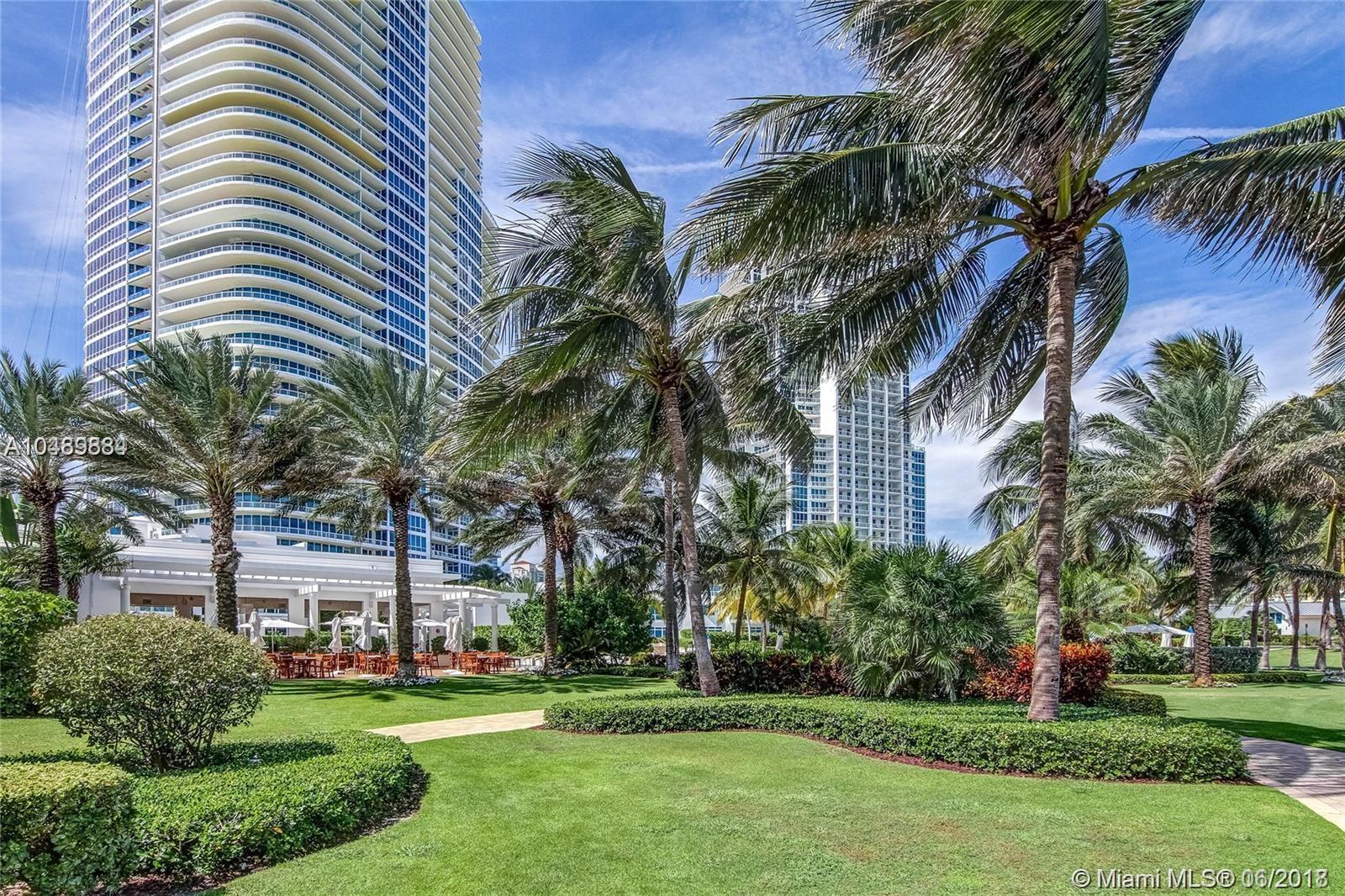 CONTINUUM ON SOUTH BEACH - Residential