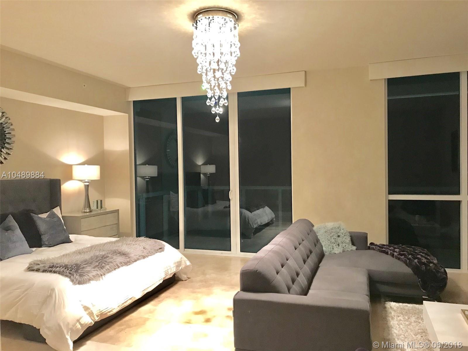 CONTINUUM ON SOUTH BEACH - Residential