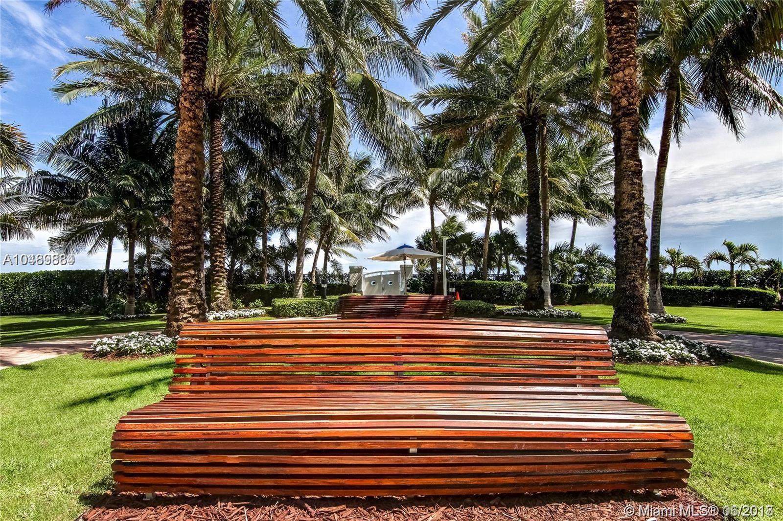 CONTINUUM ON SOUTH BEACH - Residential