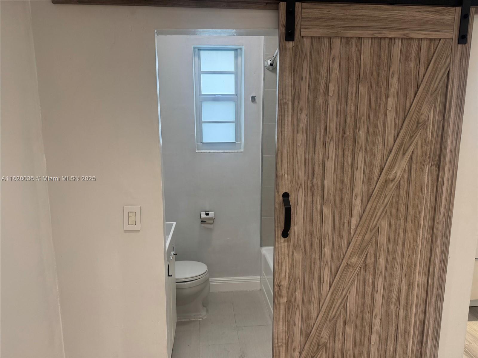 DELPHINE CONDO - Residential