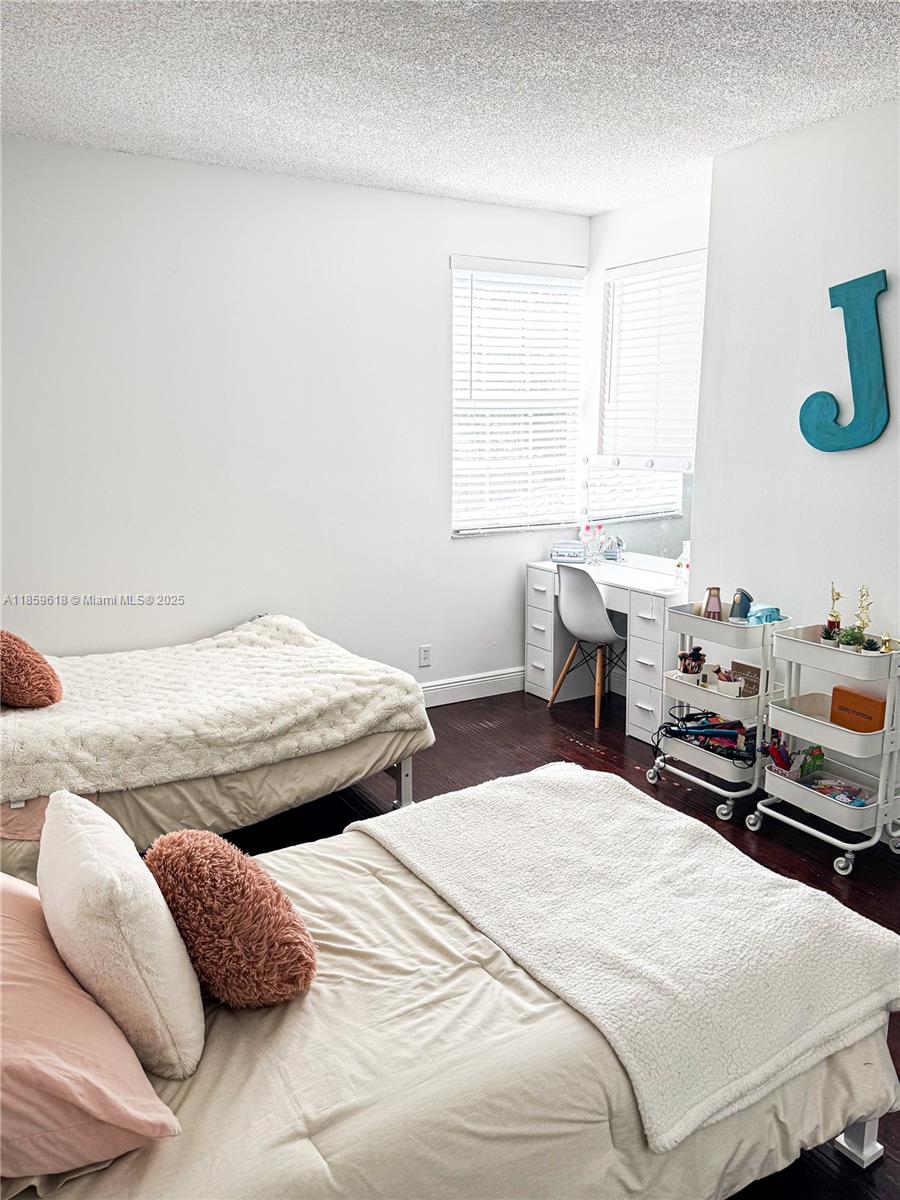 SECTORS 3 & 4 BOUNDARY PL - Residential Lease