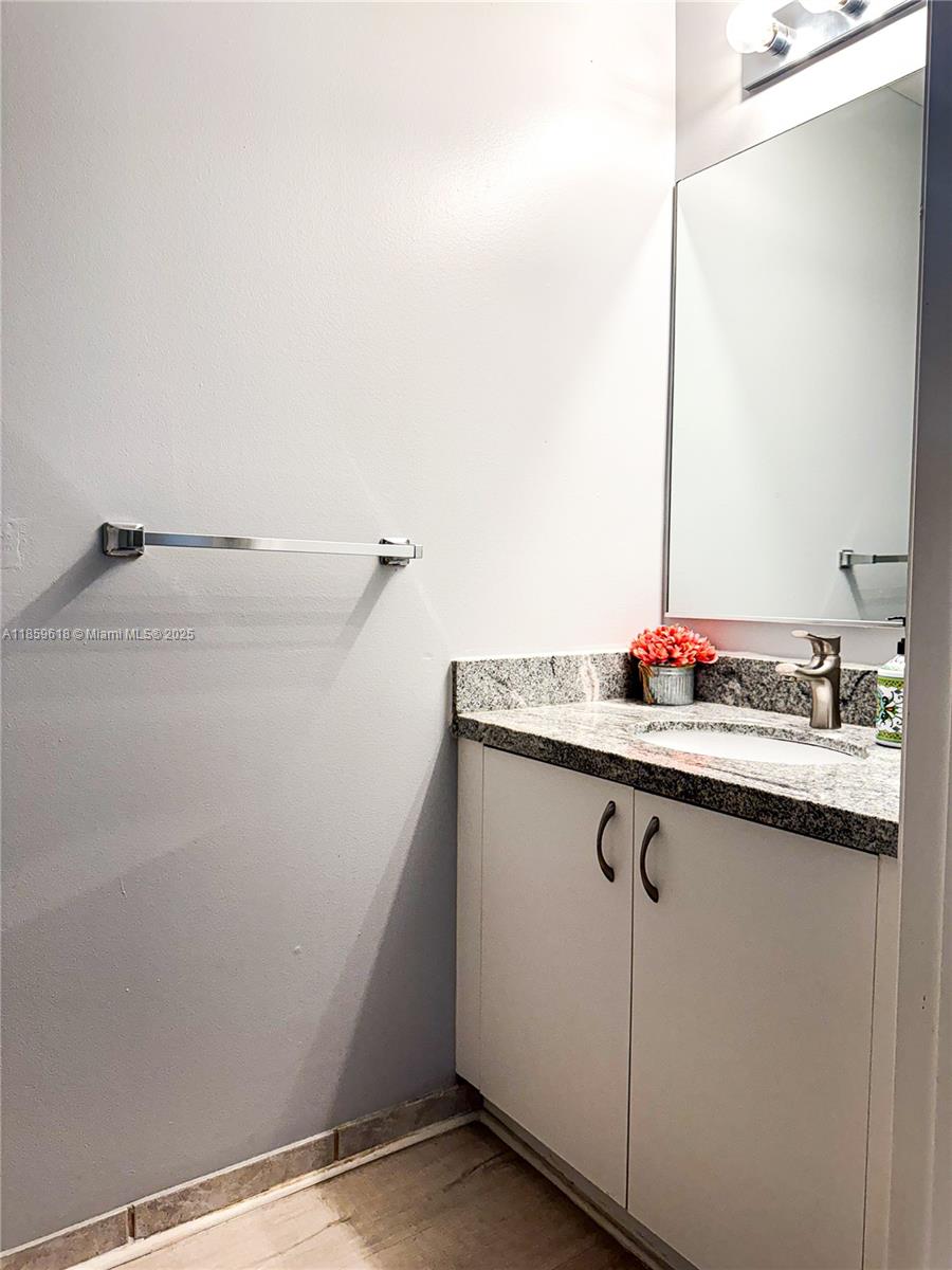 SECTORS 3 & 4 BOUNDARY PL - Residential Lease