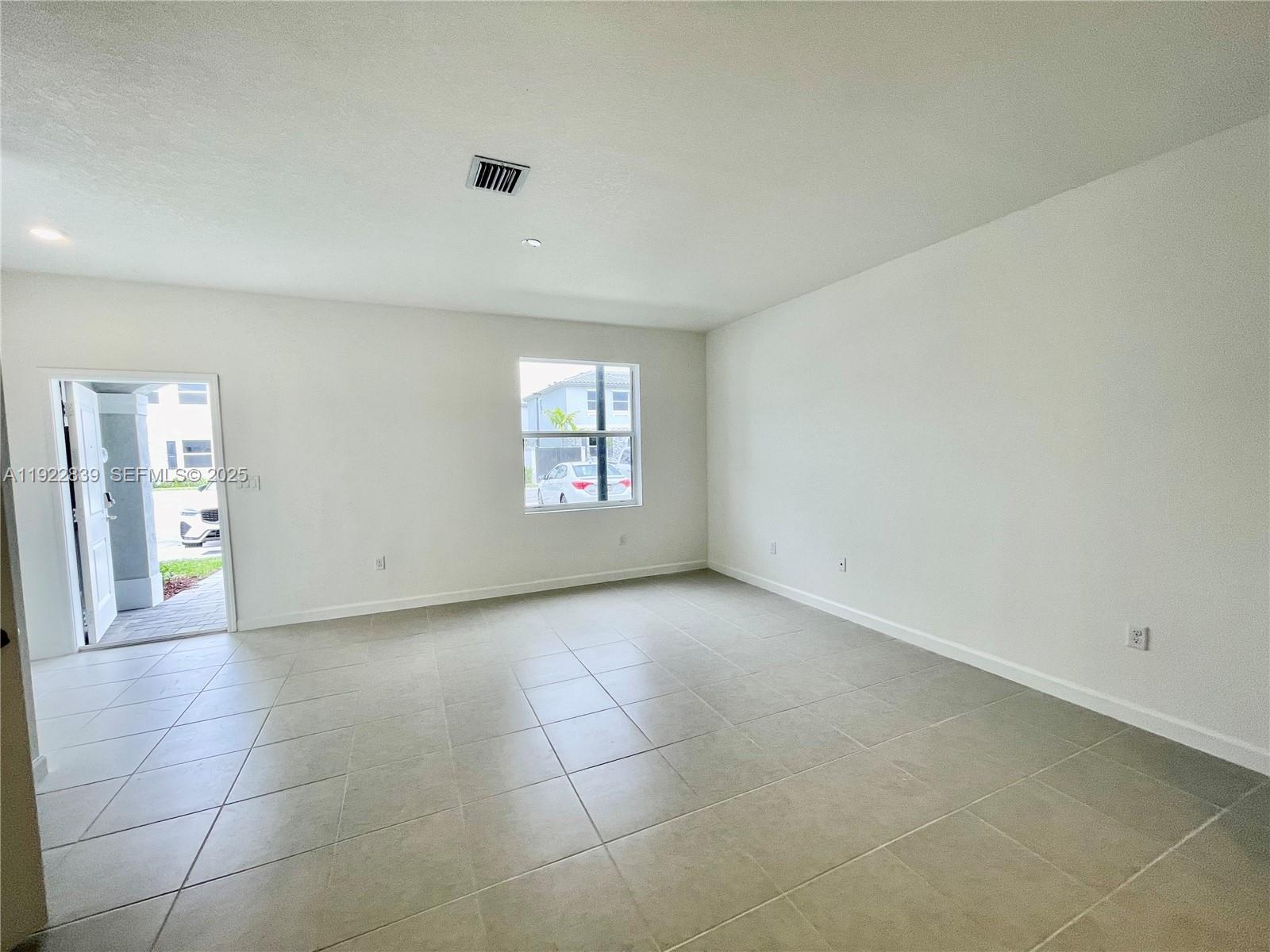 LE JARDIN - Residential Lease