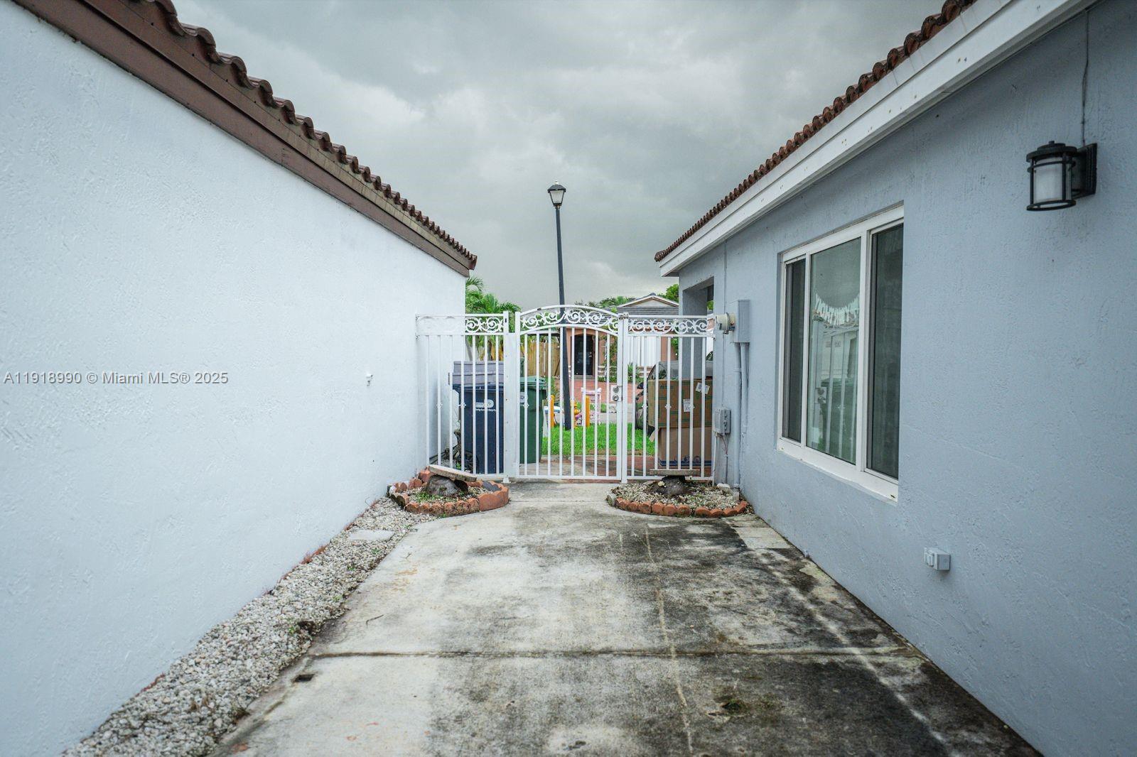 WEITZER SERENA LAKES WEST - Residential Lease