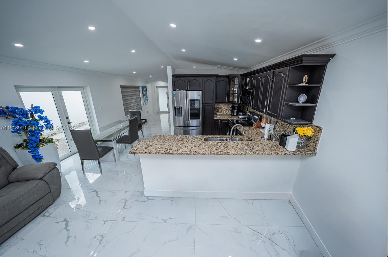 WEITZER SERENA LAKES WEST - Residential Lease