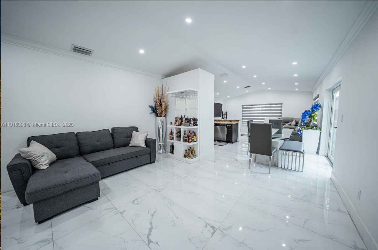 WEITZER SERENA LAKES WEST - Residential Lease