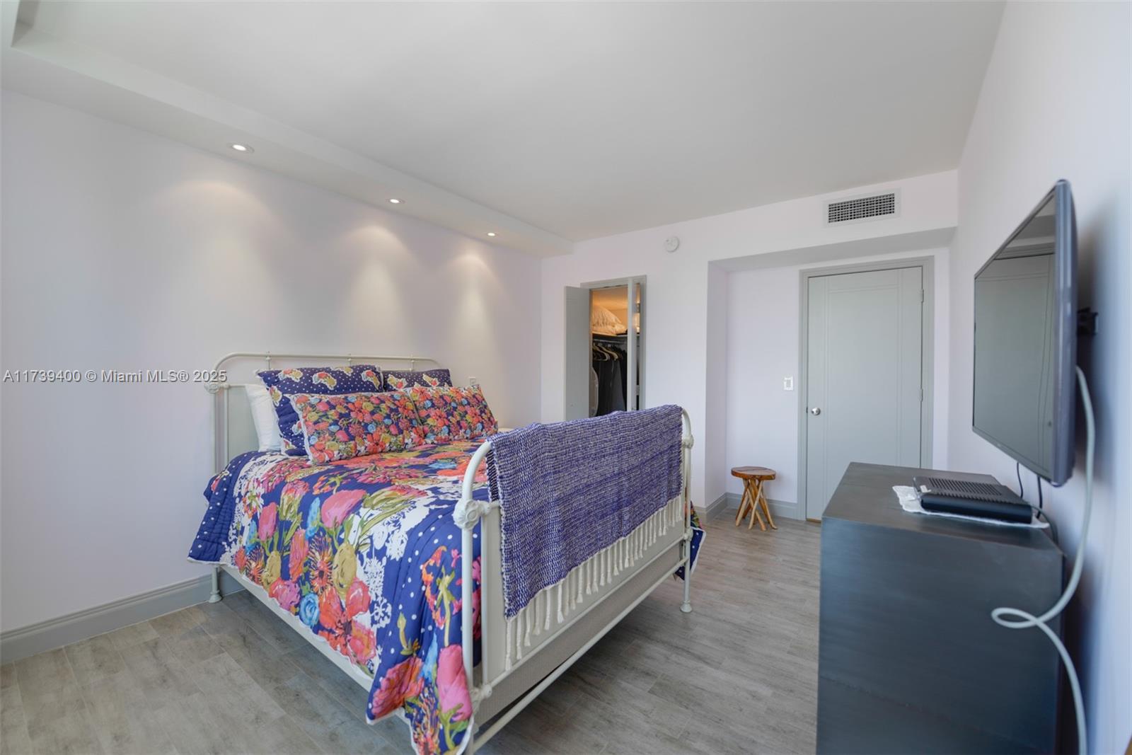HEMISPHERES CONDO - Residential