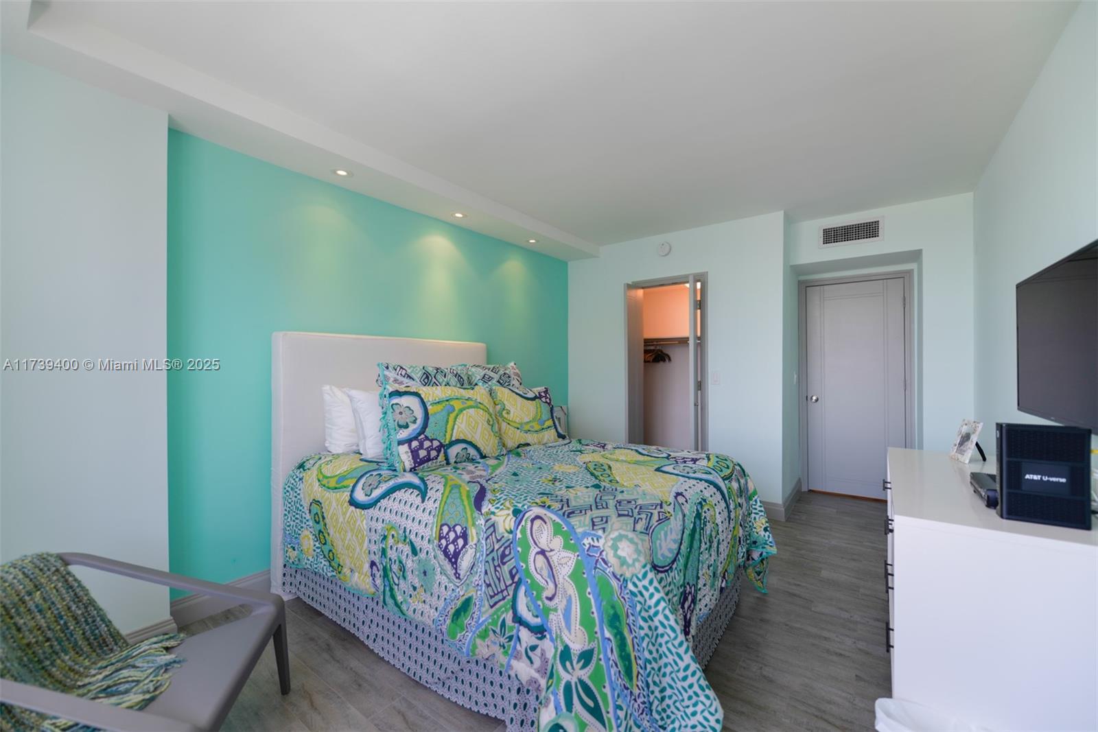 HEMISPHERES CONDO - Residential