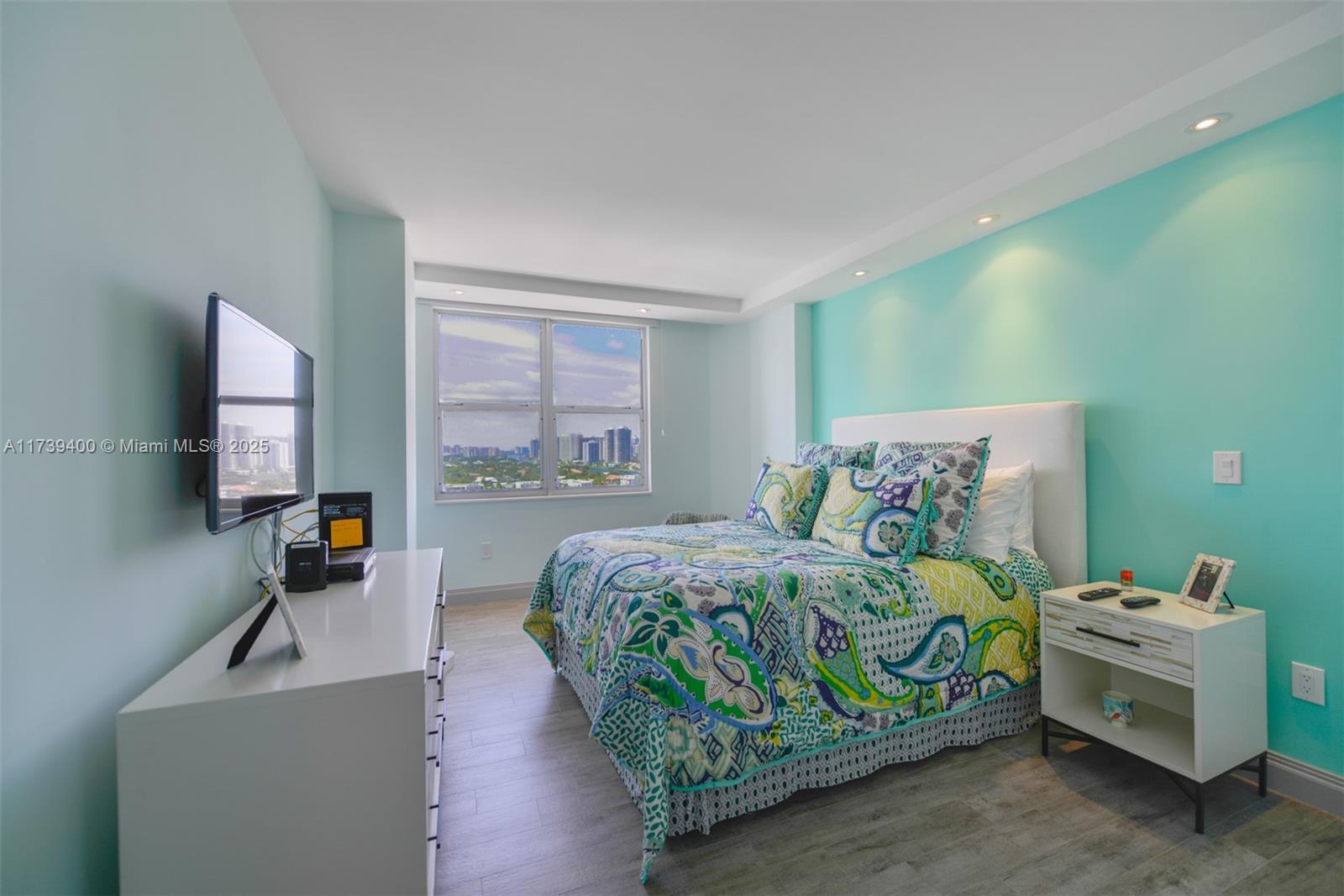 HEMISPHERES CONDO - Residential