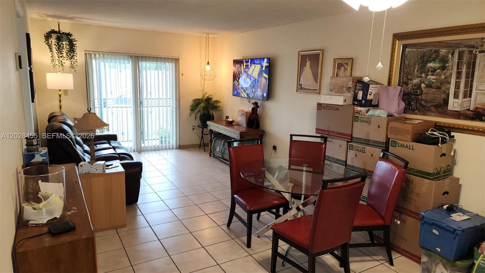 LUXURY CORAL LIVING CONDO - Residential