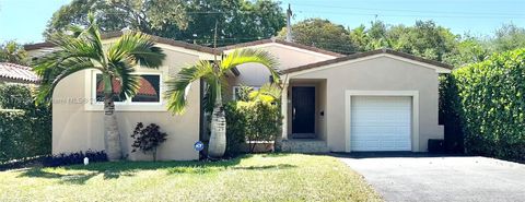 Photo of 814 Capri St, Coral Gables, FL 33134 (MLS # A11791981)