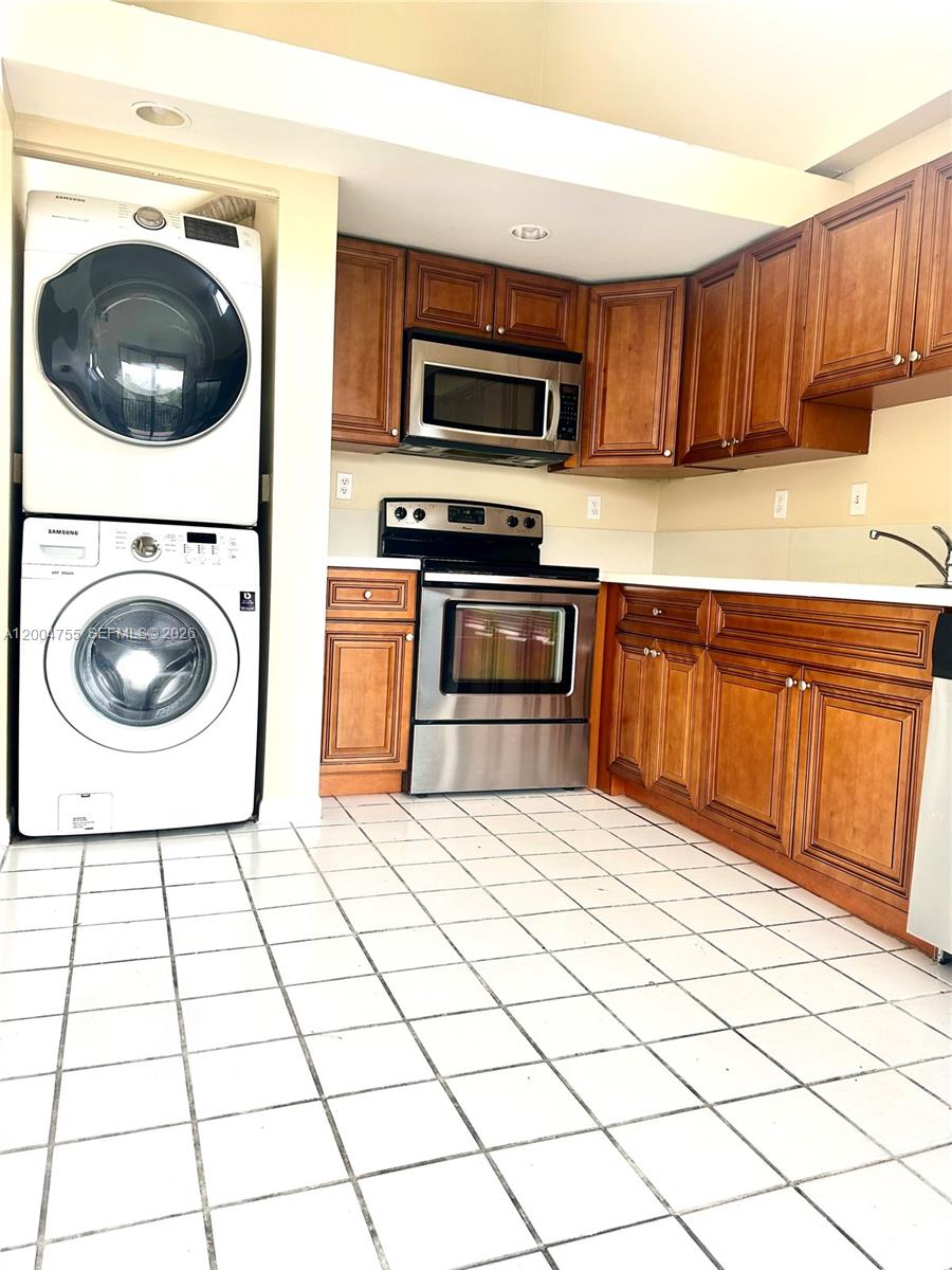 SEC 44 ATRIUMS AT SNAPPER - Residential