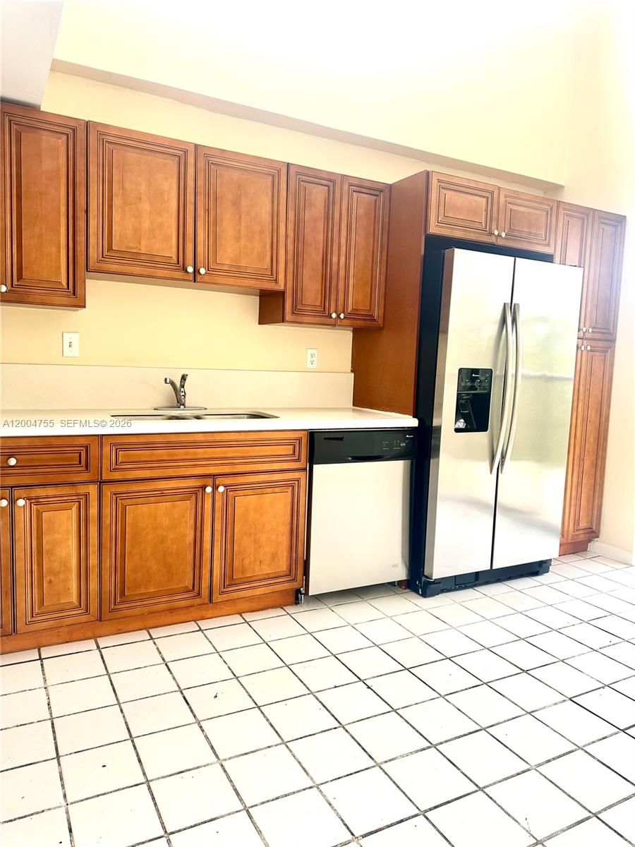 SEC 44 ATRIUMS AT SNAPPER - Residential