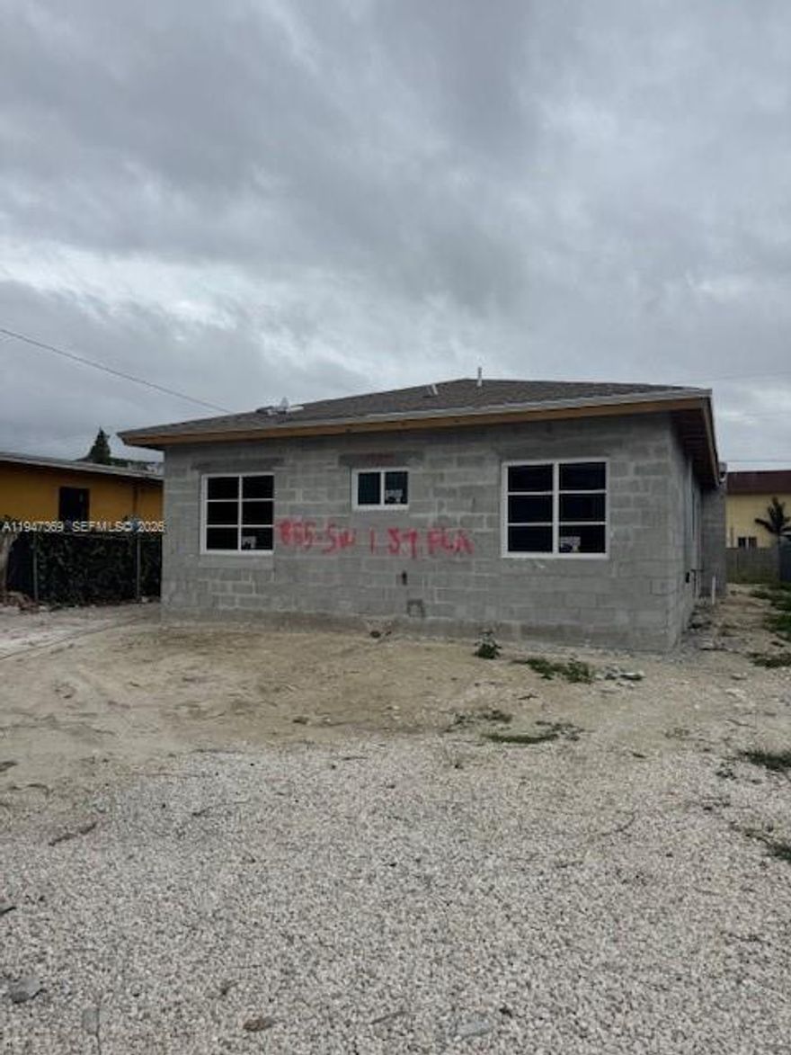 BRAND NEW DUPLEX UNDER CONSTRUCTION. 3 BEDROOM 2 BATH ON EACH SIDE. PERFECT FOR INVESTORS OR OWNER-OCCUPANTS. SEEKING RENTAL INCOME. EACH UNIT HAS ITS OWN SEPARATE ENTRANCE, UTILITIES AND PARKING. PROPERTY HAS PORCELAIN TILES, WOOD KITCHEN CABINETS, QUARTZ COUNTER TOPS AND S/S STEEL APPLIANCES. PROPERTY SHOULD BE COMPLETED APPROX. APRIL 2026. LOT SIZE 50 X 150