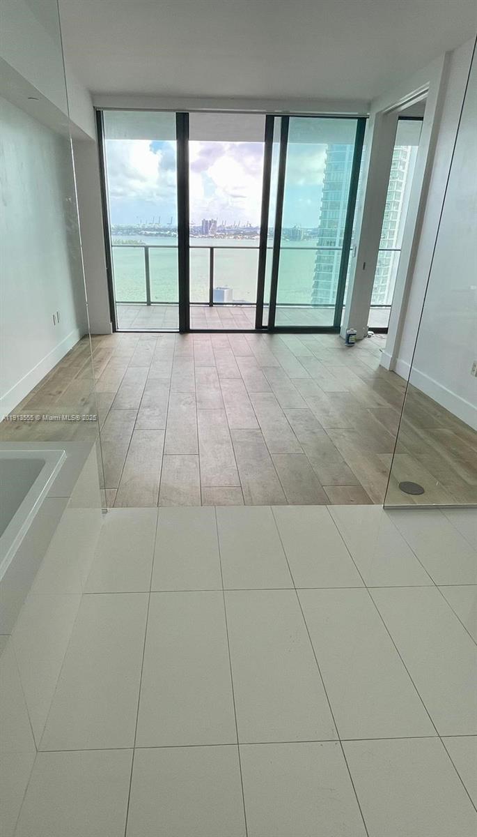 PARAISO BAY CONDO - Residential Lease