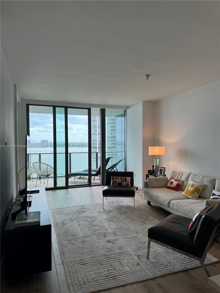 PARAISO BAY CONDO - Residential Lease