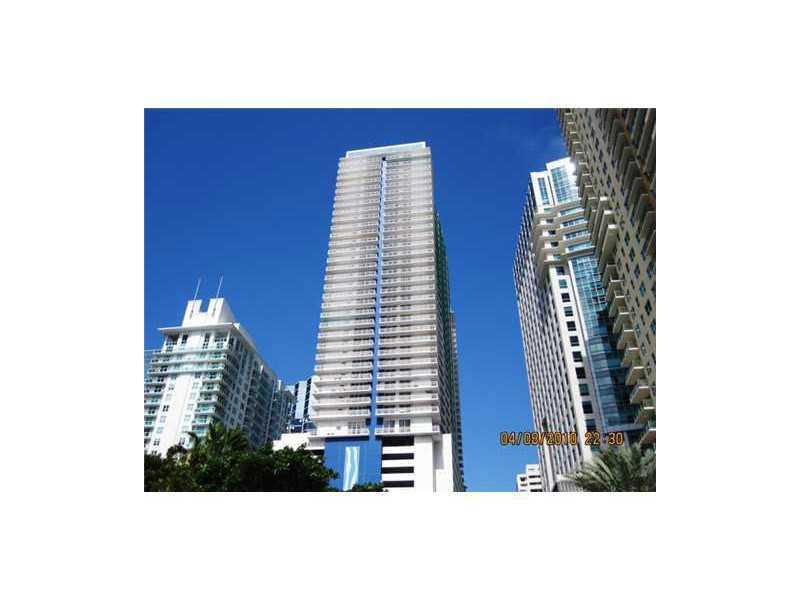 STUDIO WITH BAY AND CITY IEWS, KITCHEN HAS GRANITE COUNTERTOPS. WALK-IN CLOSET. CABLE & INTERNET INCLUDED. GREAT LOCATION IN THE HEART OF BRICKELL.