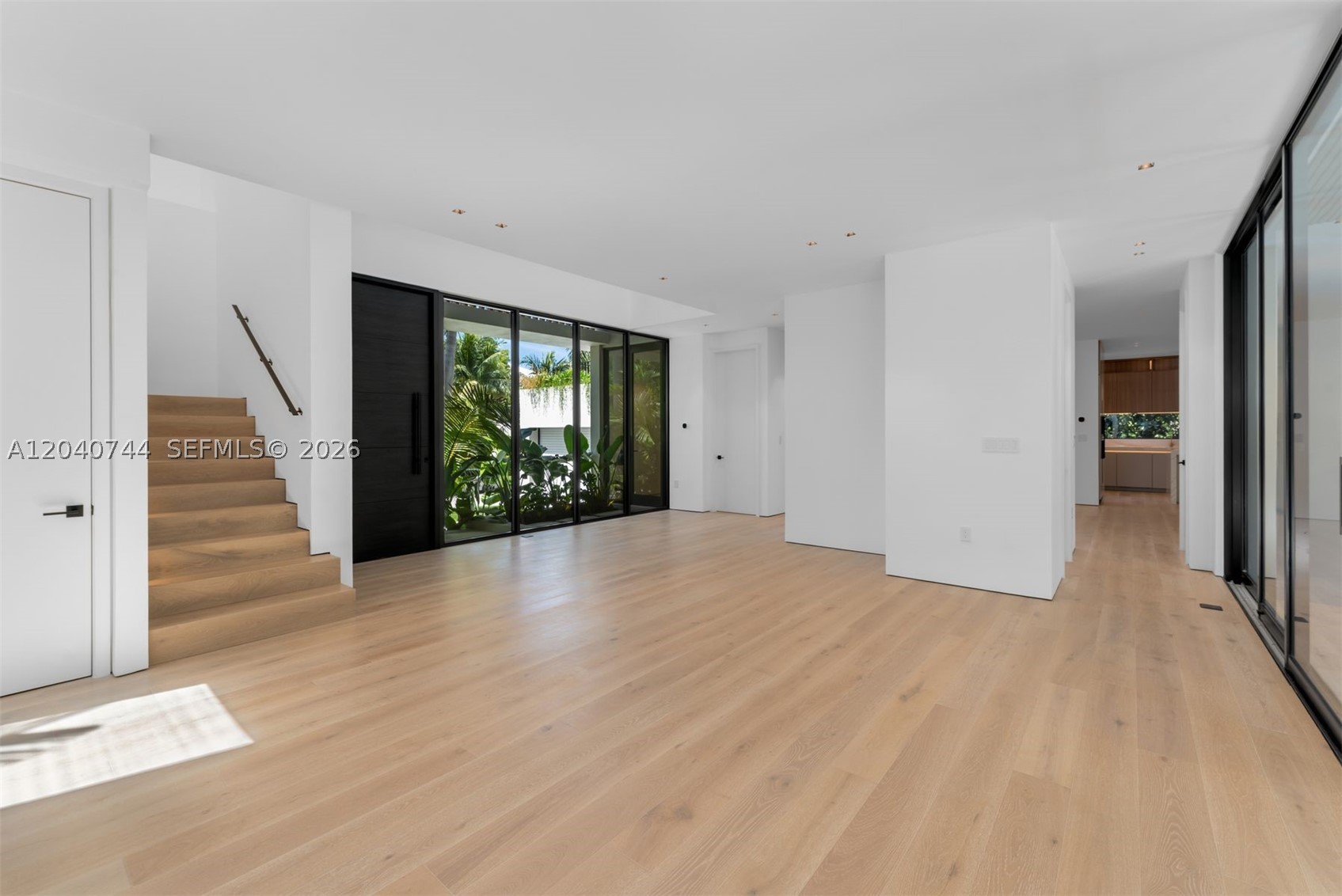 165 Hampton Ln