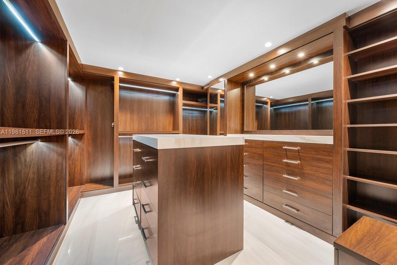 HILLSBORO MILE - Residential