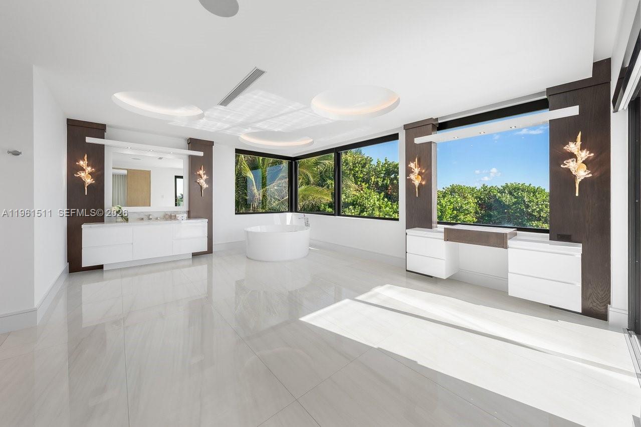 HILLSBORO MILE - Residential