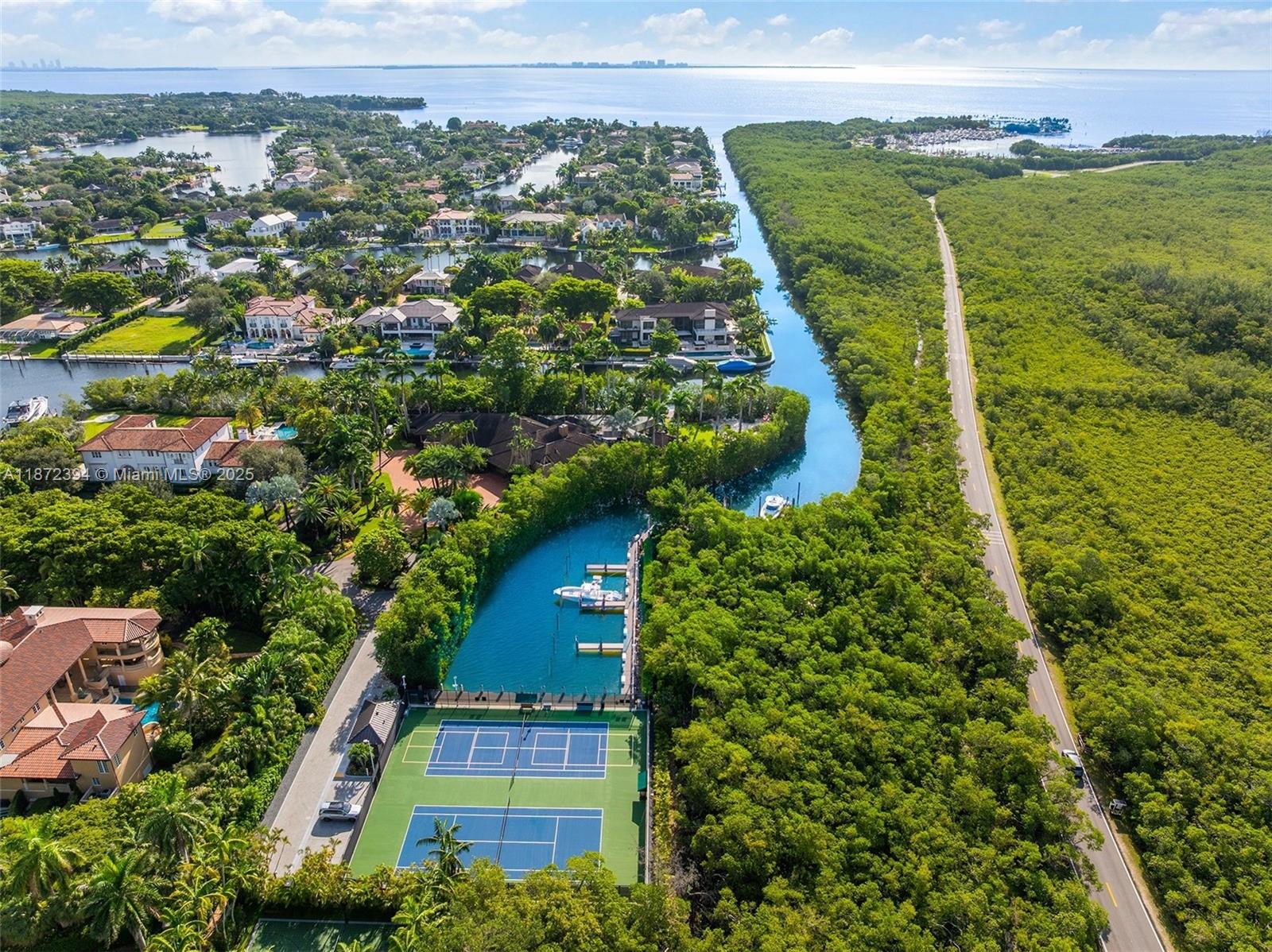 JOURNEYS END ESTATES - Residential