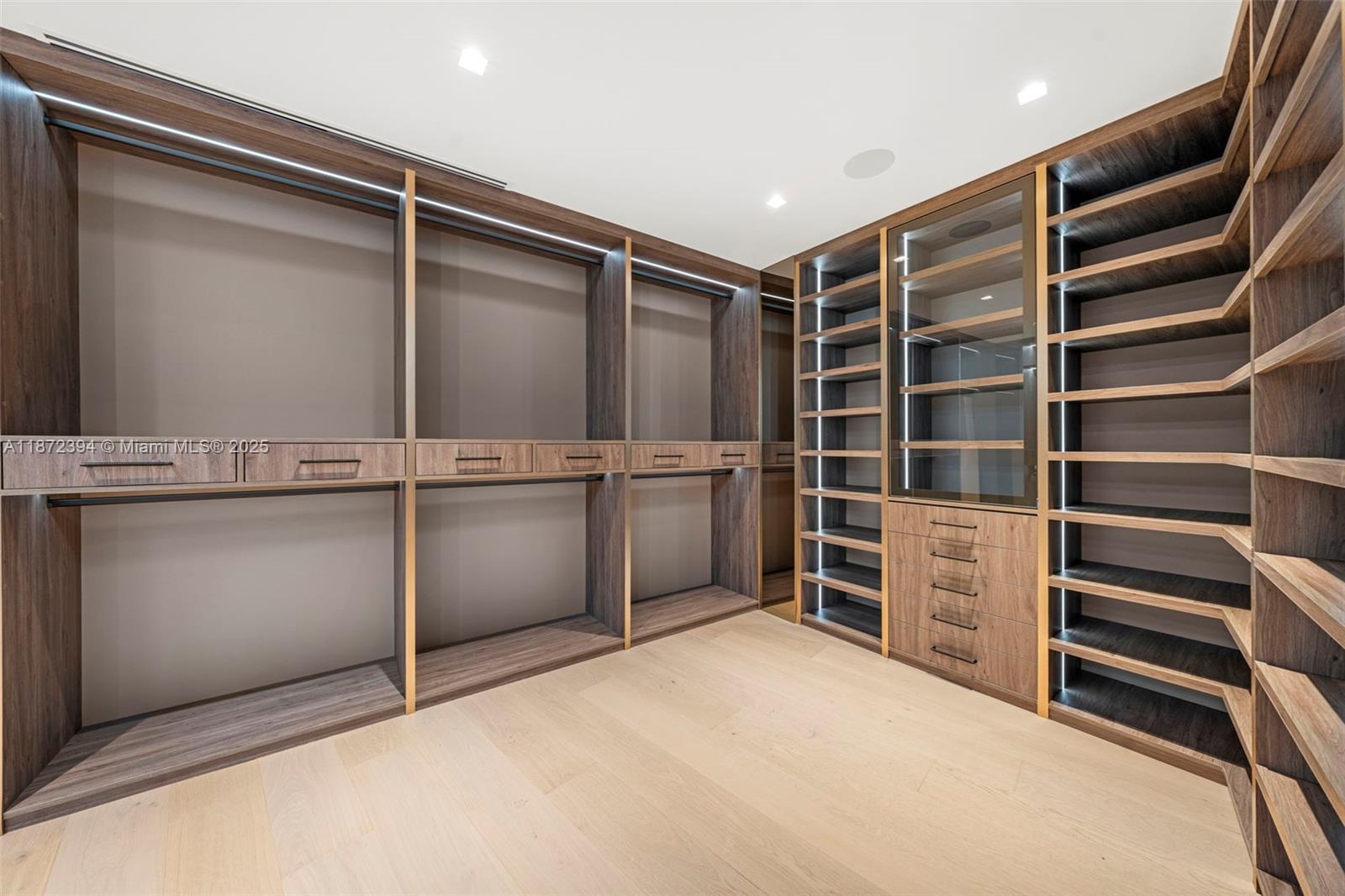 JOURNEYS END ESTATES - Residential