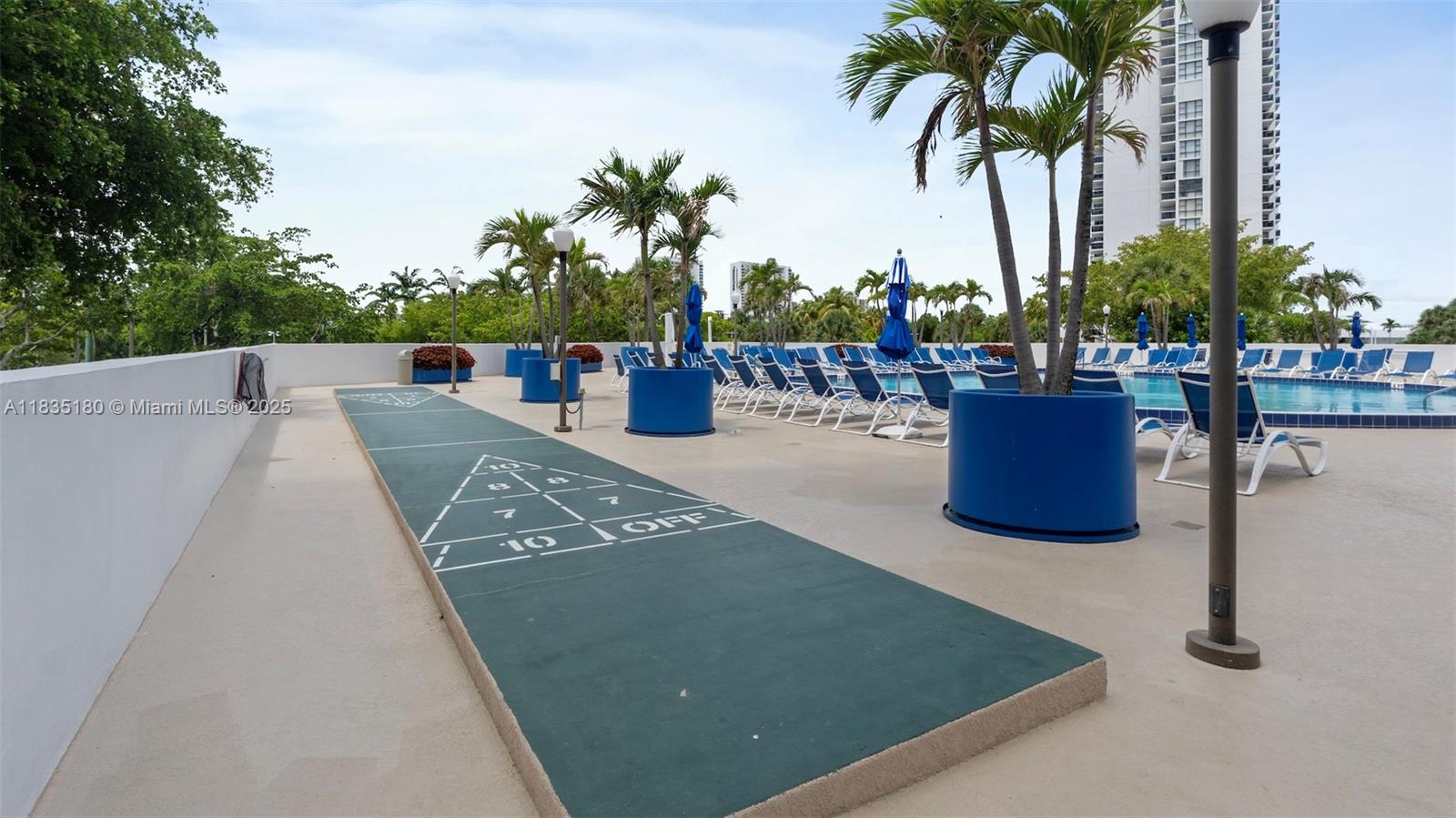 FLAMENCO CONDO TOWER I - Residential