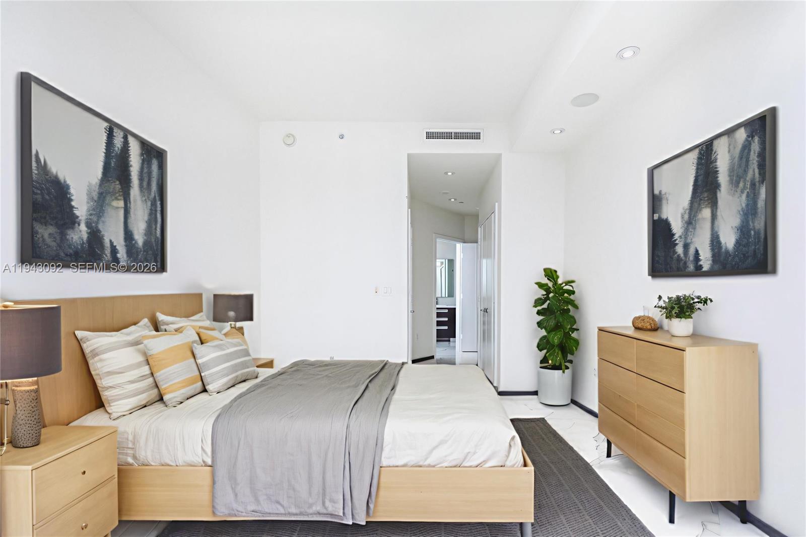 CARBONELL CONDO - Residential